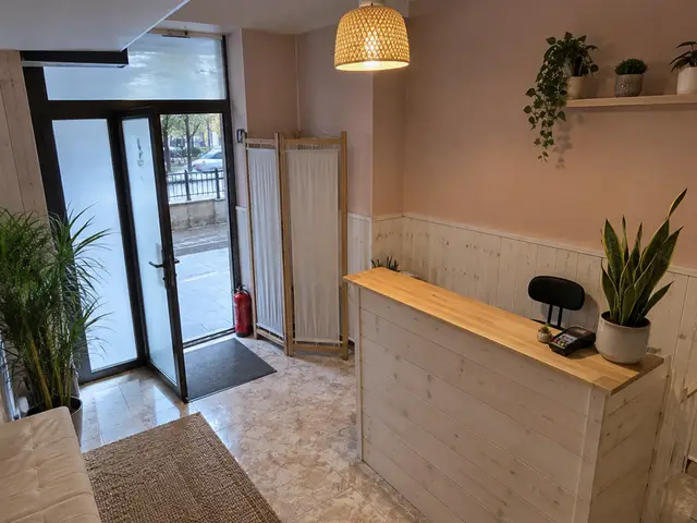 Aydınlık giriş ve karşılama bankosu — Silivri, Masaj Salonun